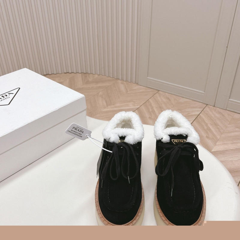 Pra*a casual shoes